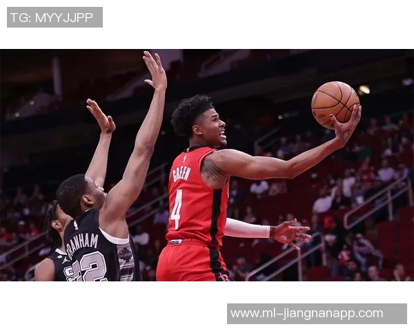 阿利贾阿里纳斯在NCAA第五场比赛中狂砍29分6板展现超强实力